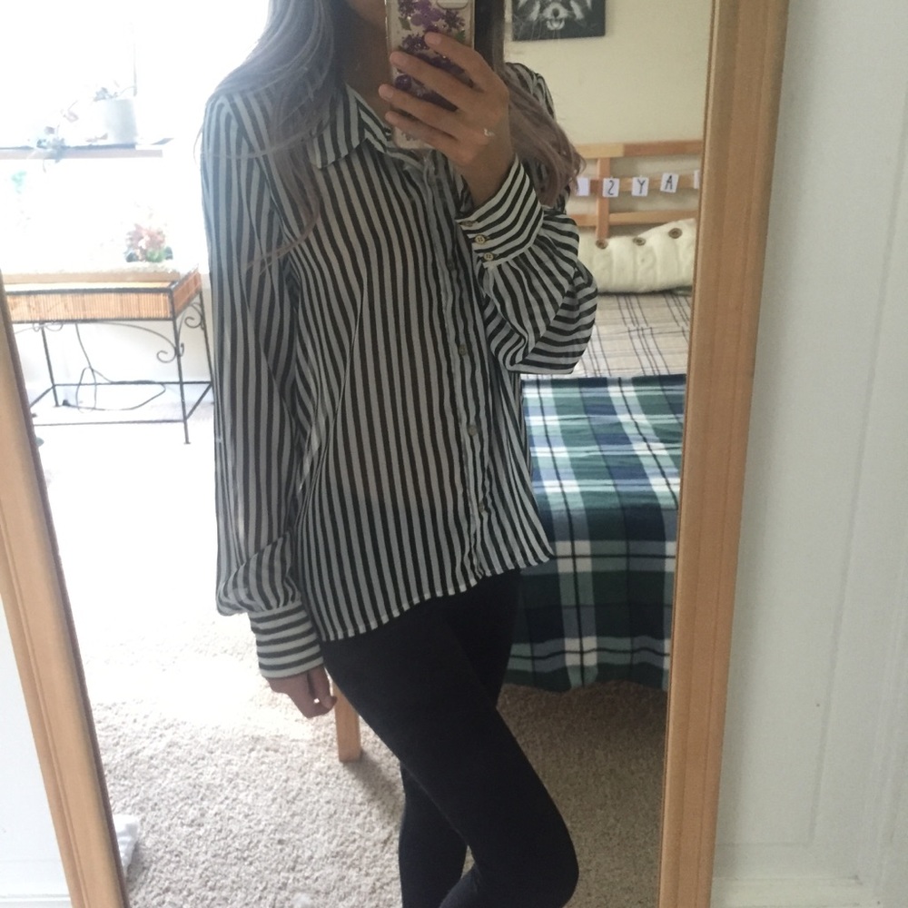 ⭐️4 for $30⭐️ Black and white striped dress shirt